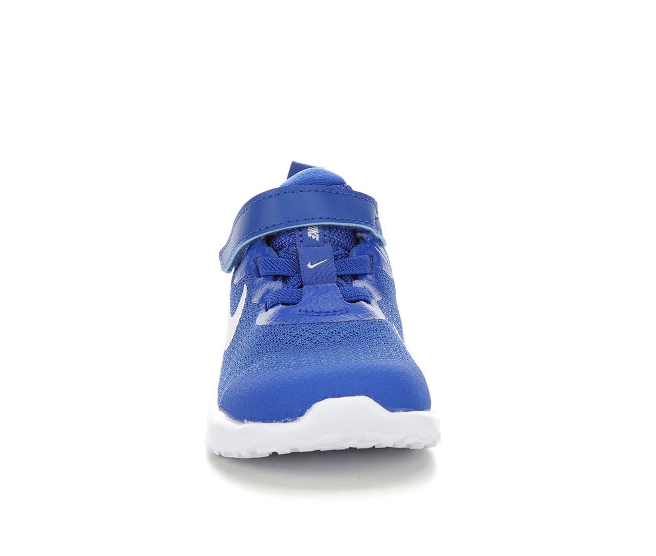 Nike boys hotsell revolution shoe carnival