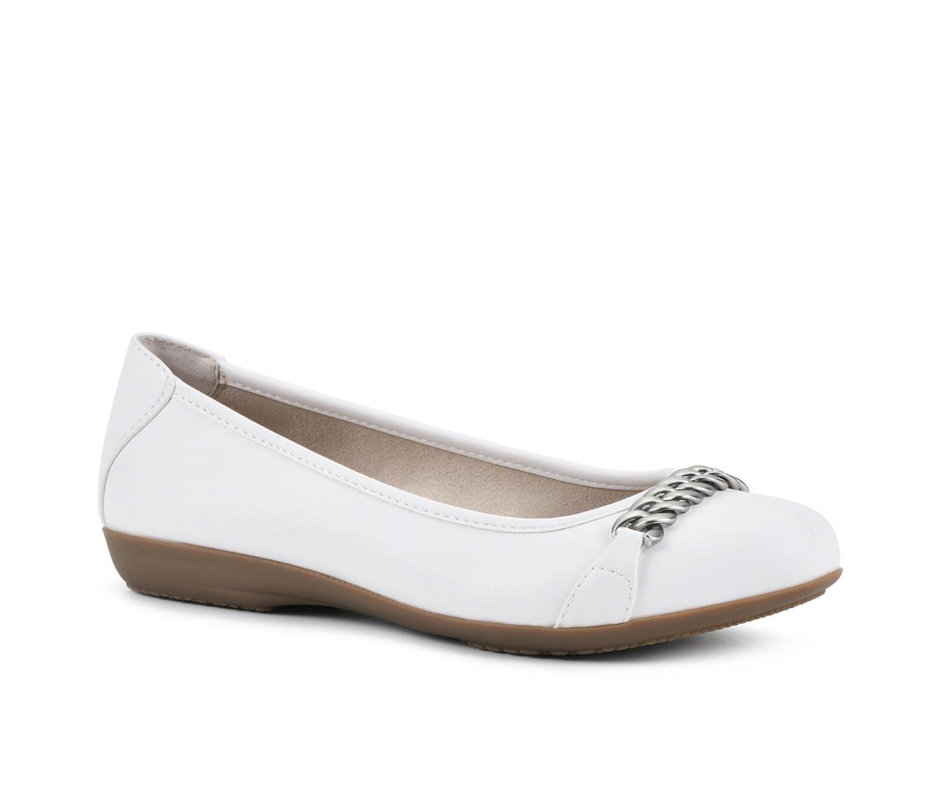 Women's Cliffs by White Mountain Charmed Flats