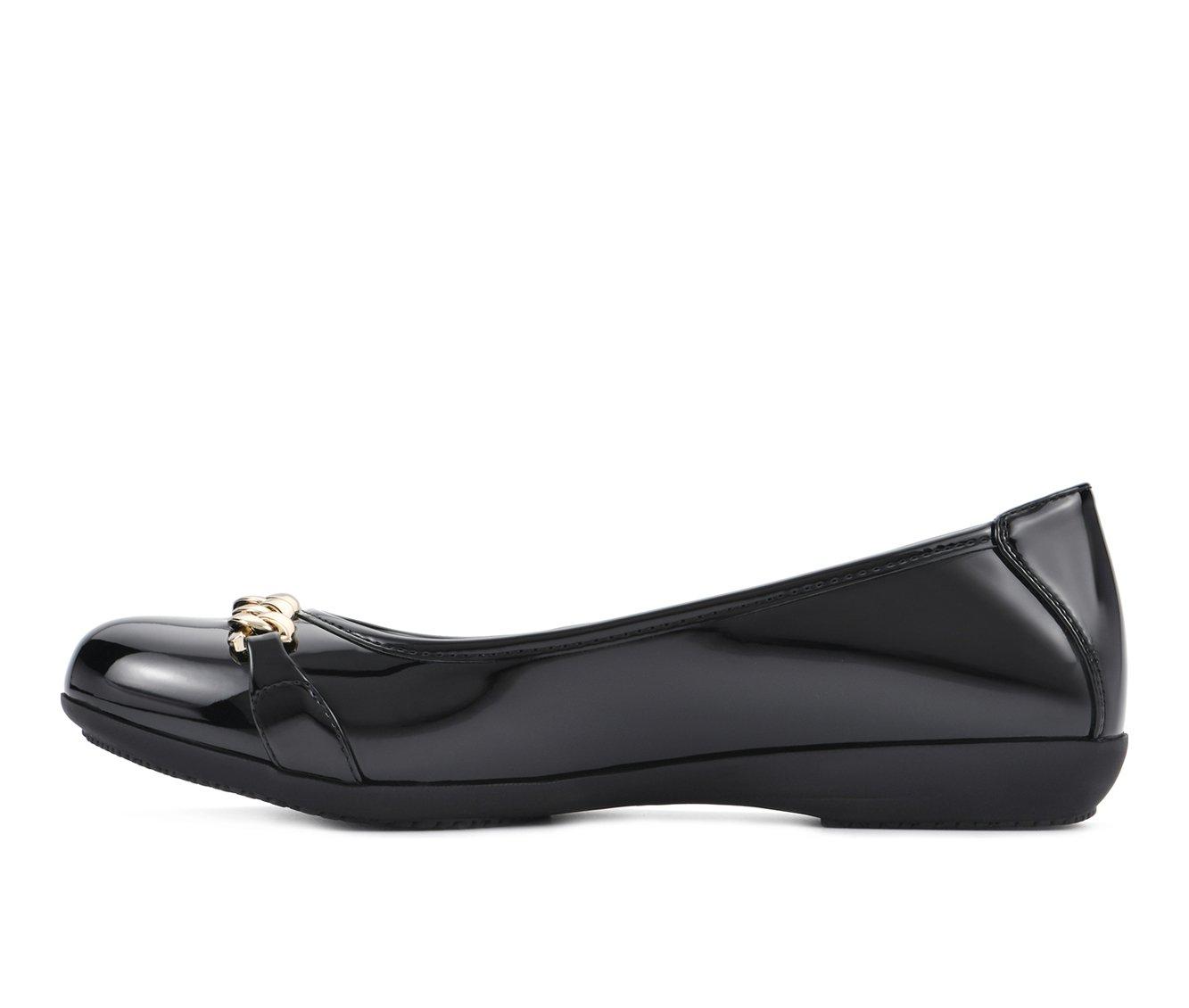 Women's Cliffs by White Mountain Charmed Flats