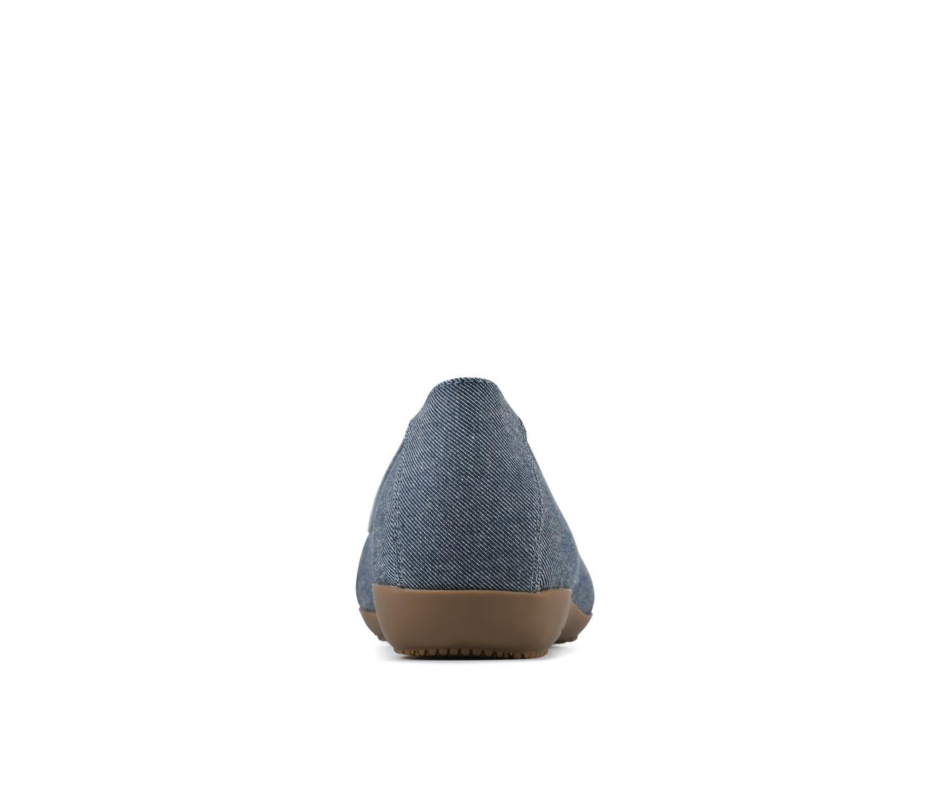 Women's Cliffs by White Mountain Charmed Flats