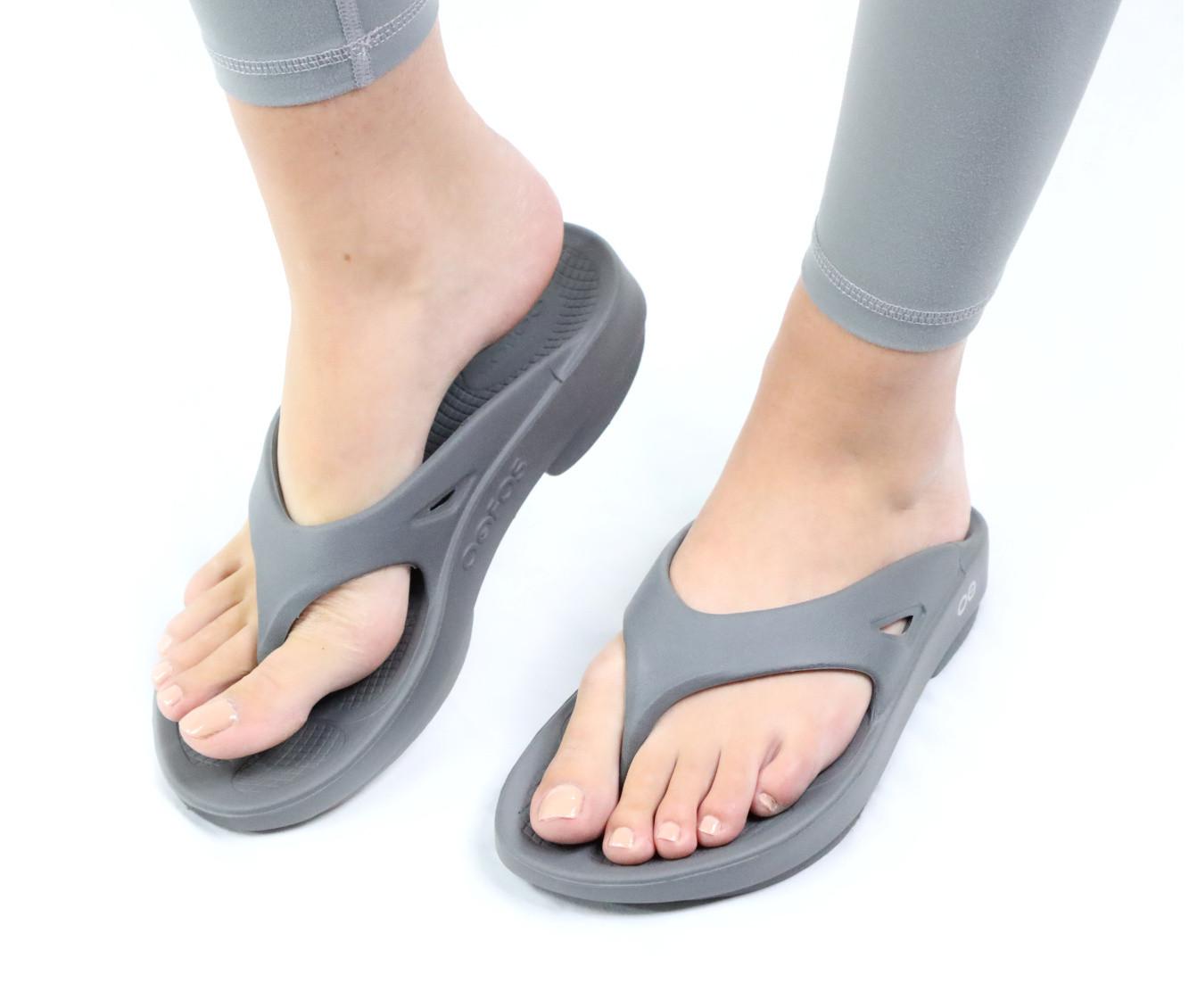 Adults' Oofos Ooriginal Thong Sandals