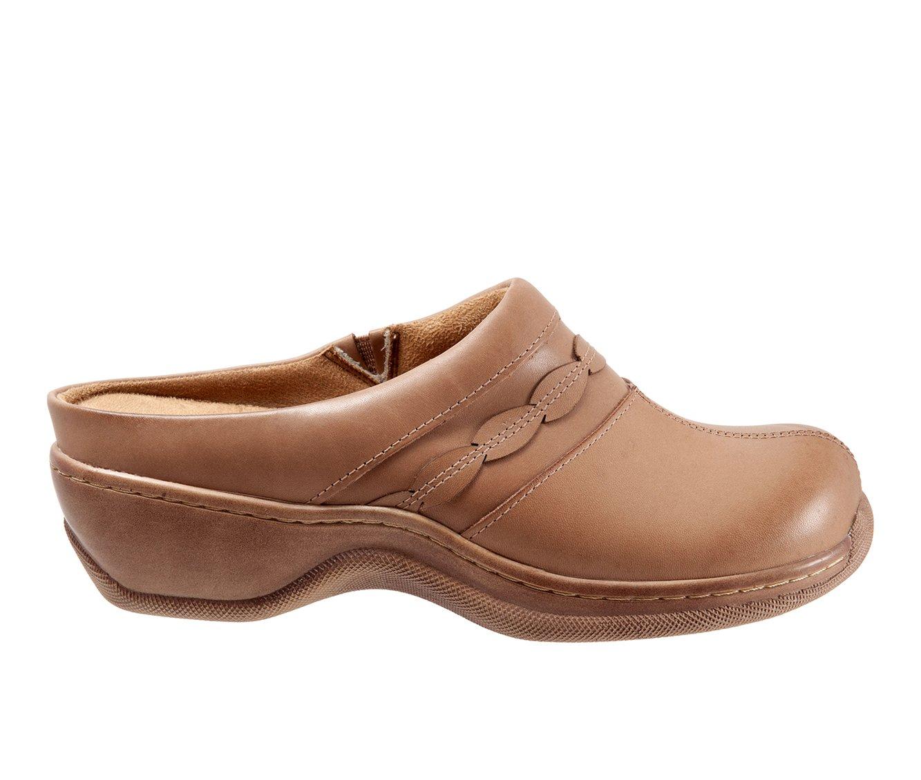 Women's Softwalk Amber Heeled Clogs