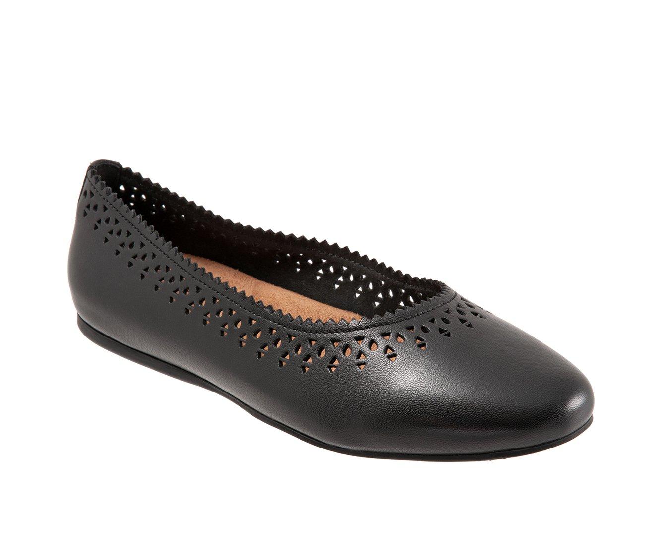 Women's Softwalk Selma Flats