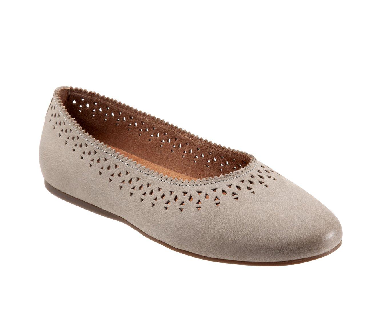 Women's Softwalk Selma Flats