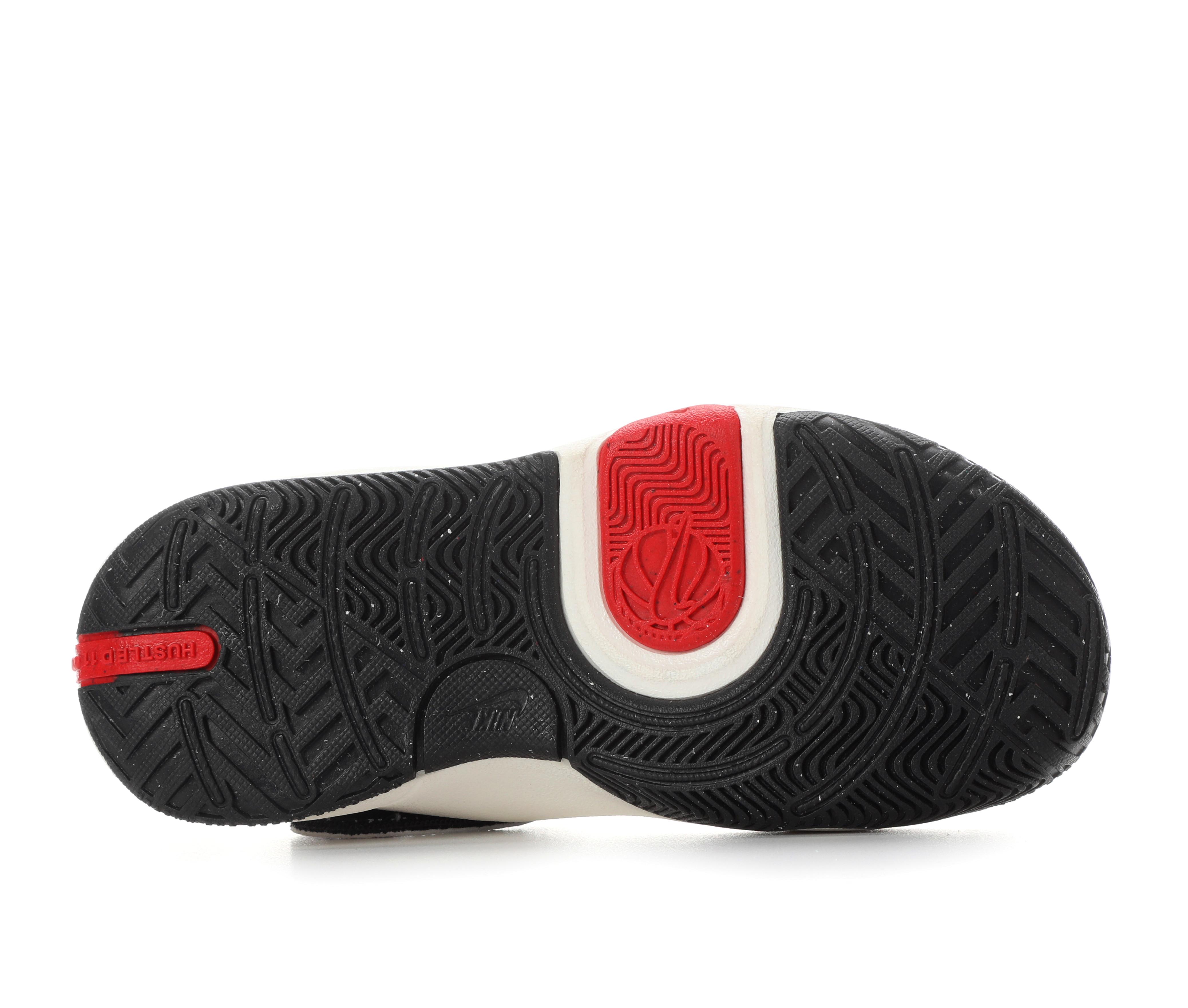 Boys' Nike Little Kid Team Hustle D11 Basketball Shoes