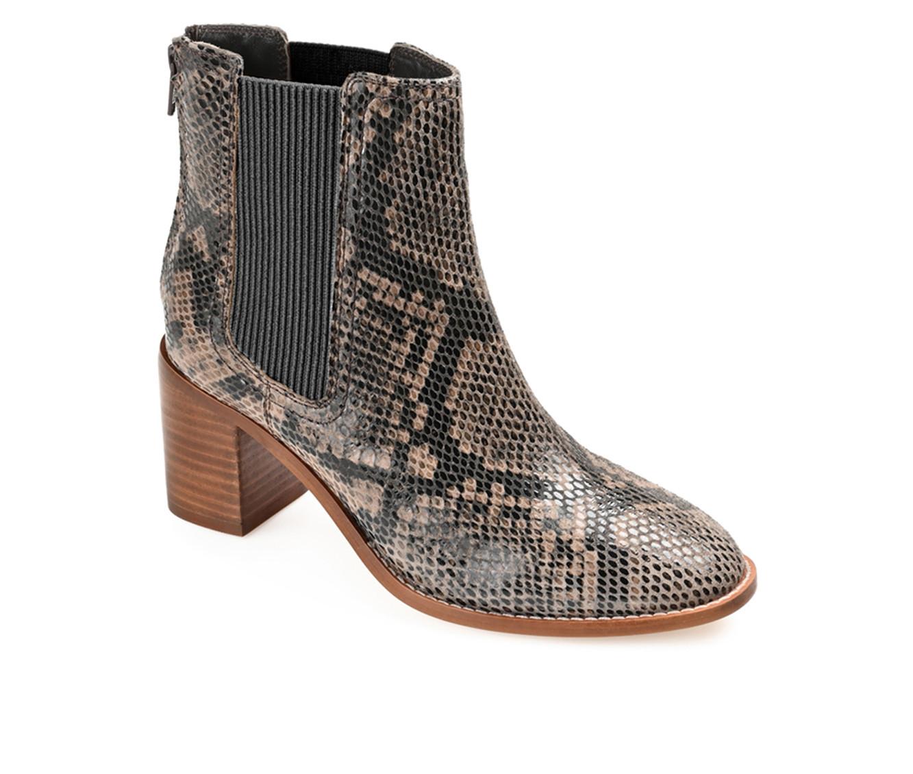 Women's Journee Signature Tazlyn Heeled Chelsea Booties