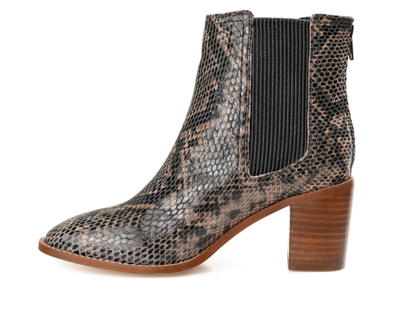 Women's Journee Signature Tazlyn Heeled Chelsea Booties