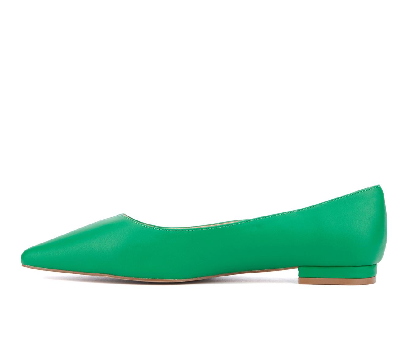 Women's Fashion to Figure Bailey Wide Width Flats