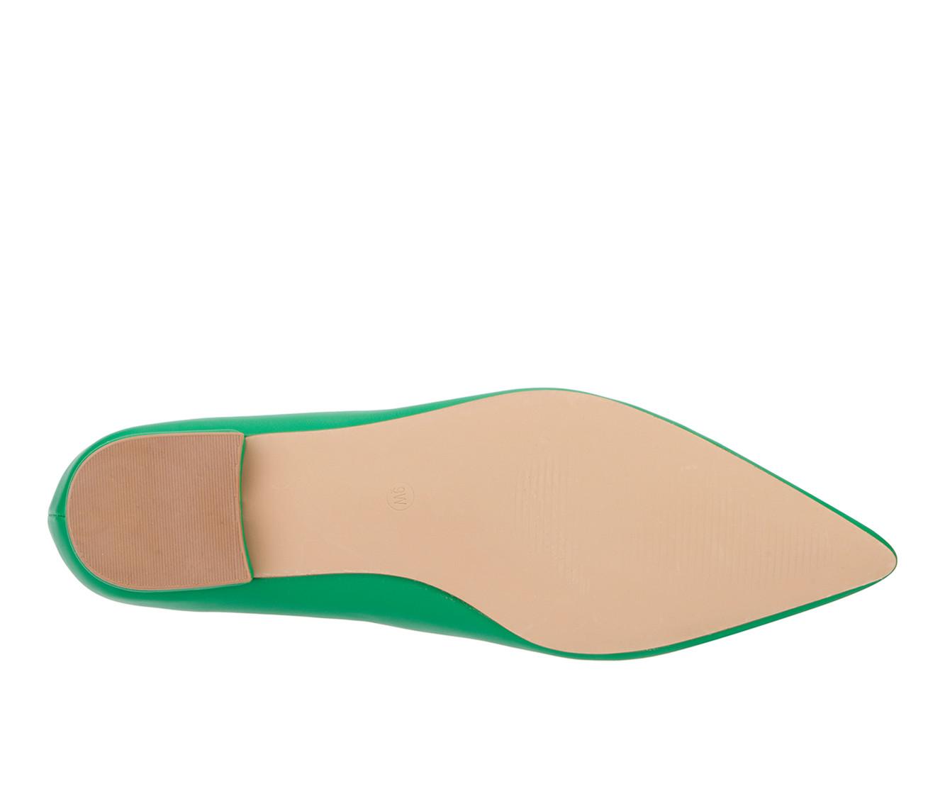 Women's Fashion to Figure Bailey Wide Width Flats