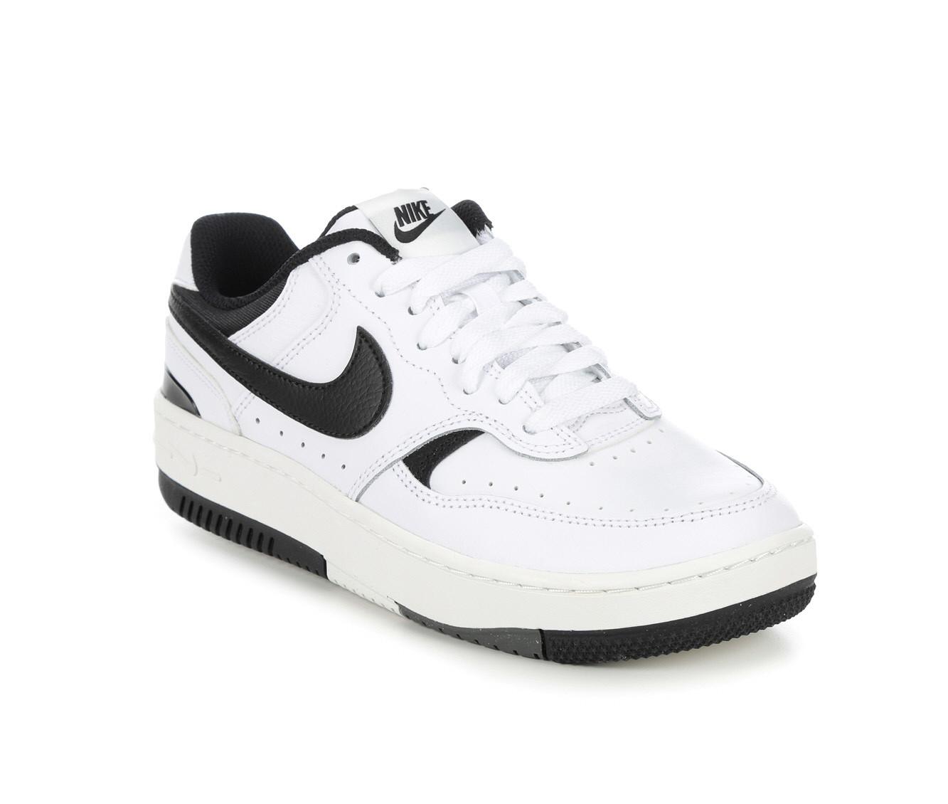 Womens nike shoes clearance with swoosh on toe