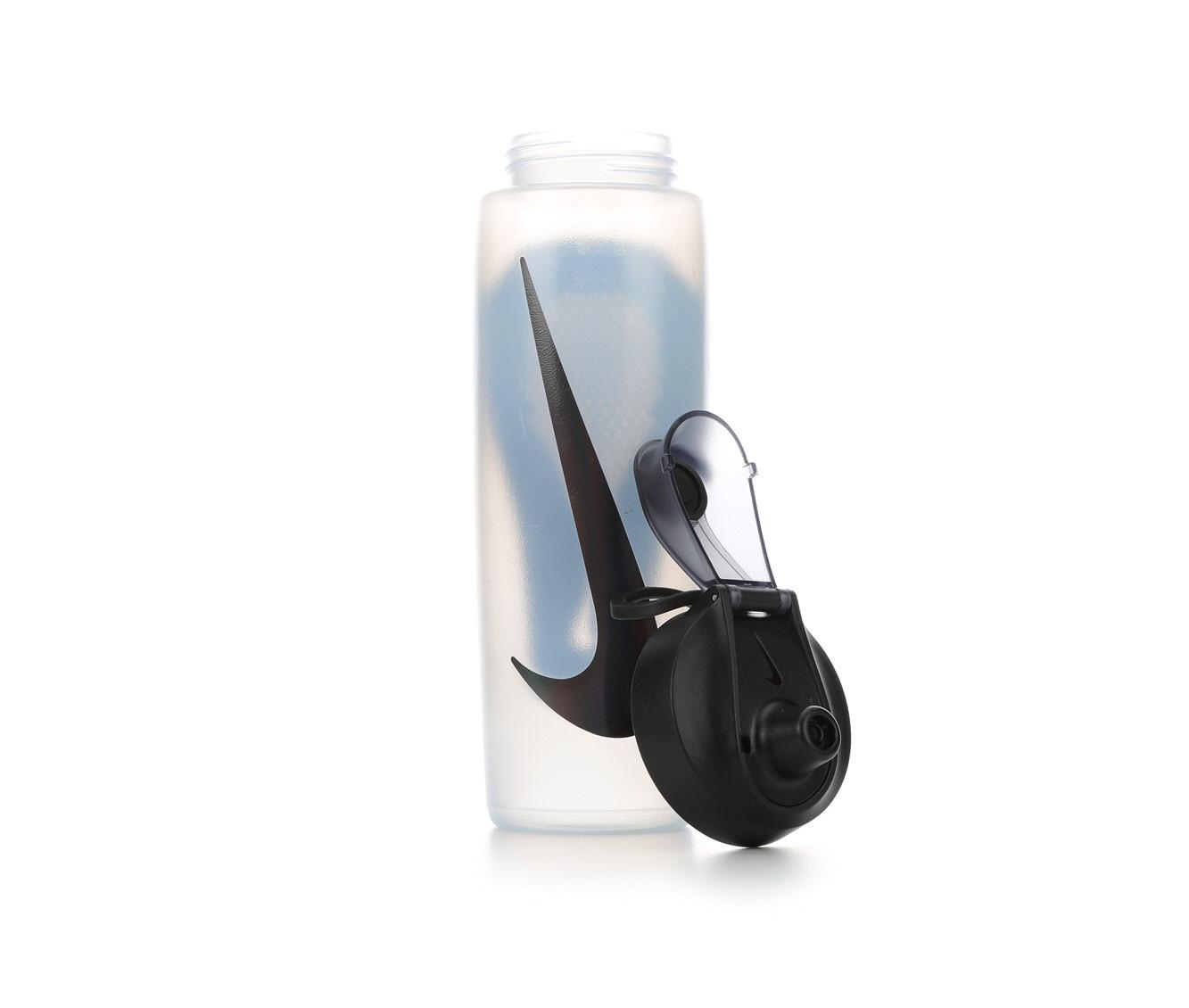 Nike 32oz Refuel Locking Lid Squeeze Water Bottle