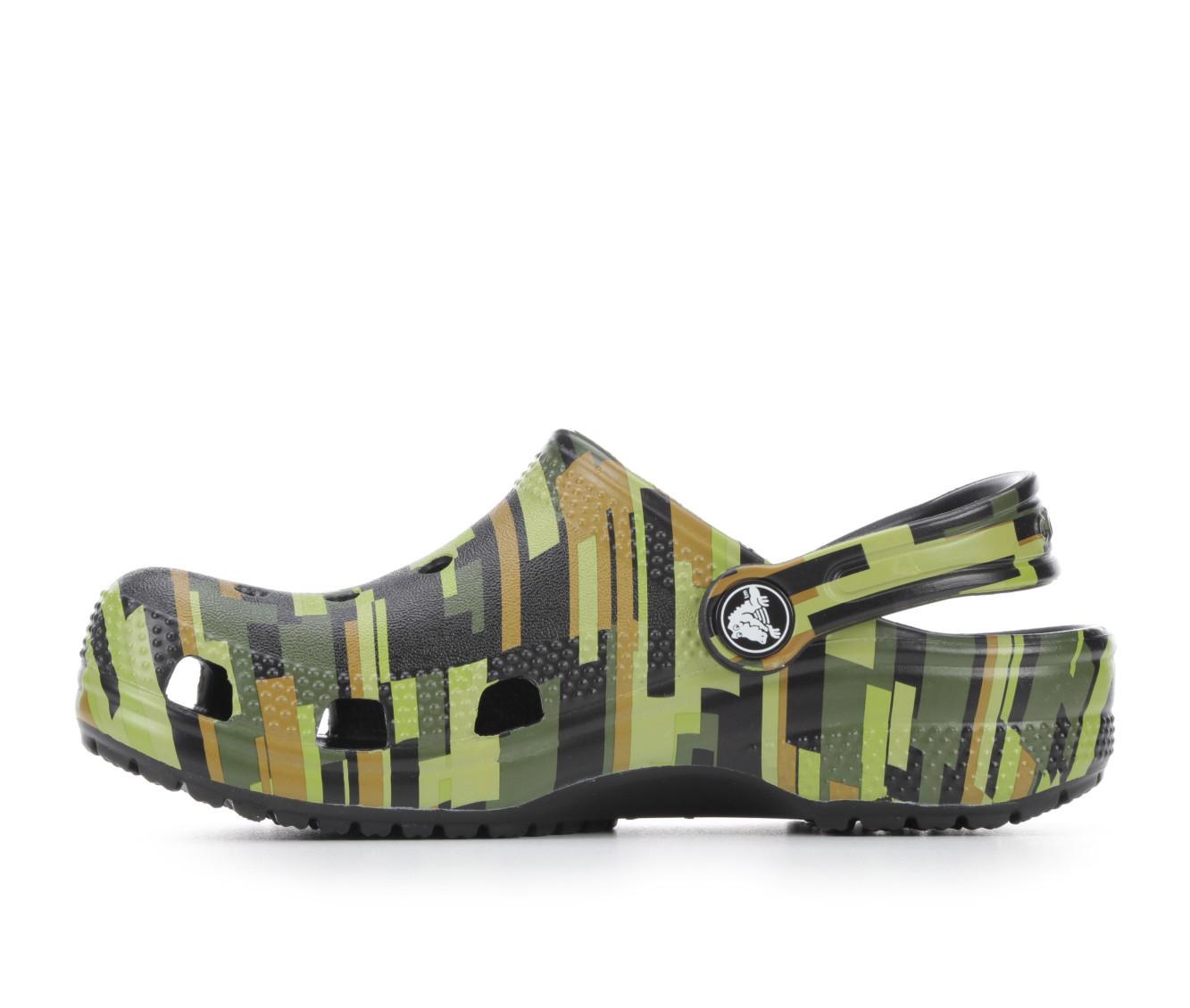 Camo crocs size 4 online