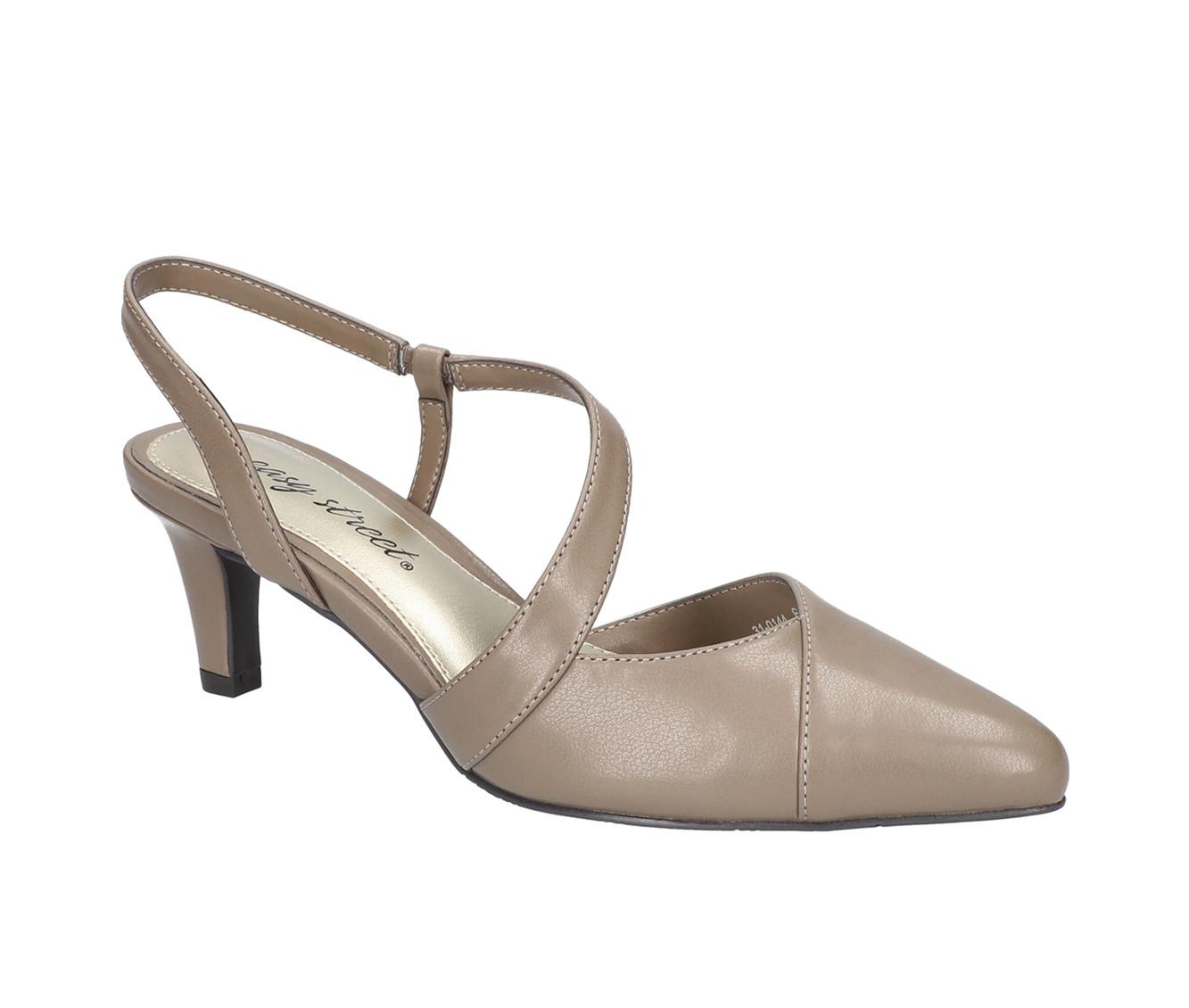 Women's Easy Street Emerald Pumps