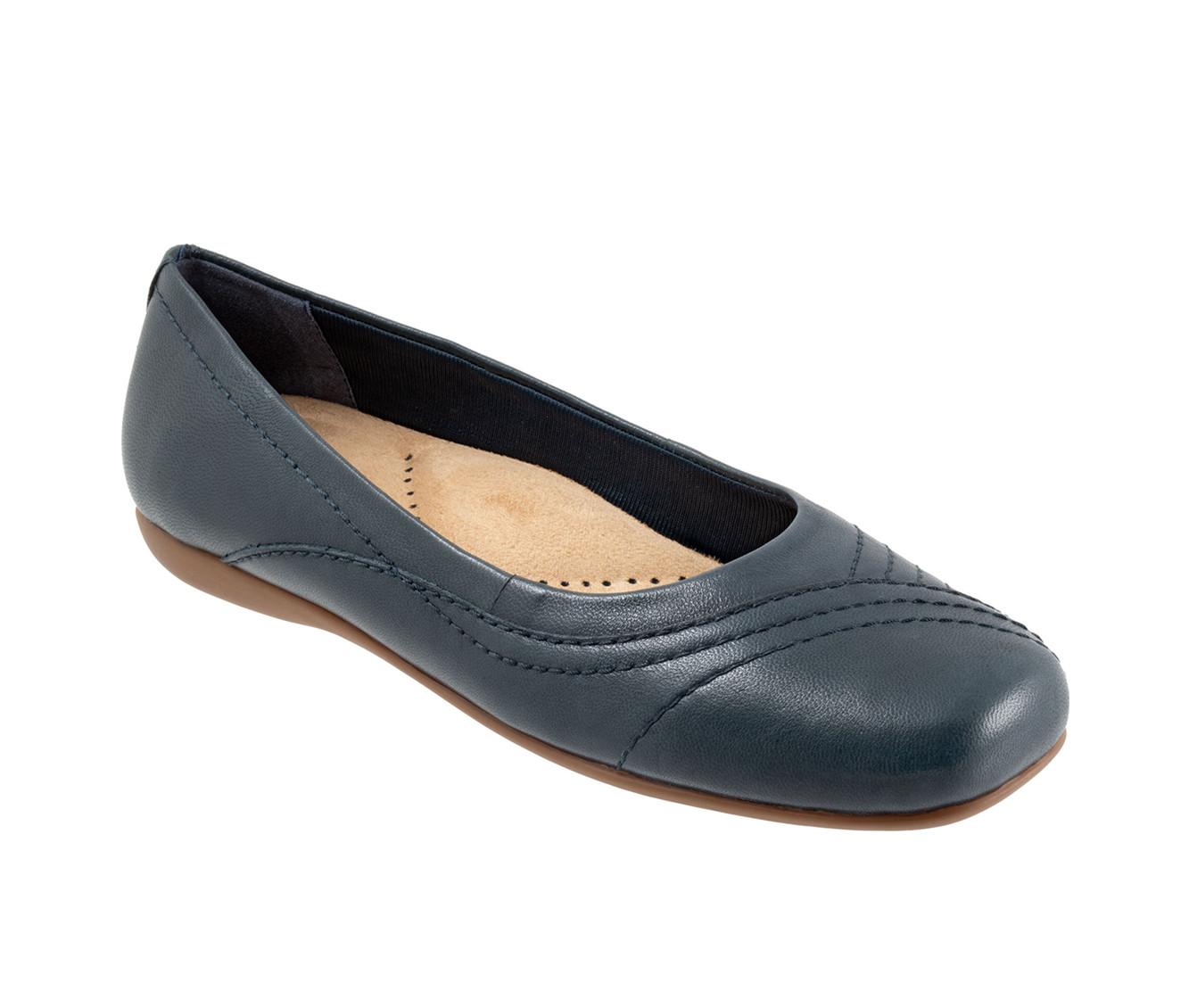 Women's Trotters Sasha Flats