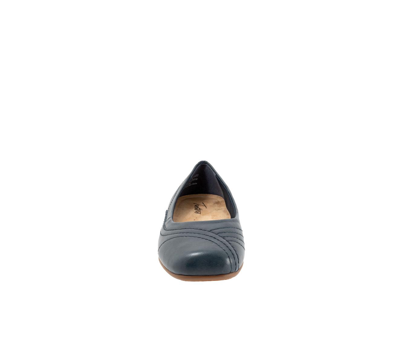 Women's Trotters Sasha Flats