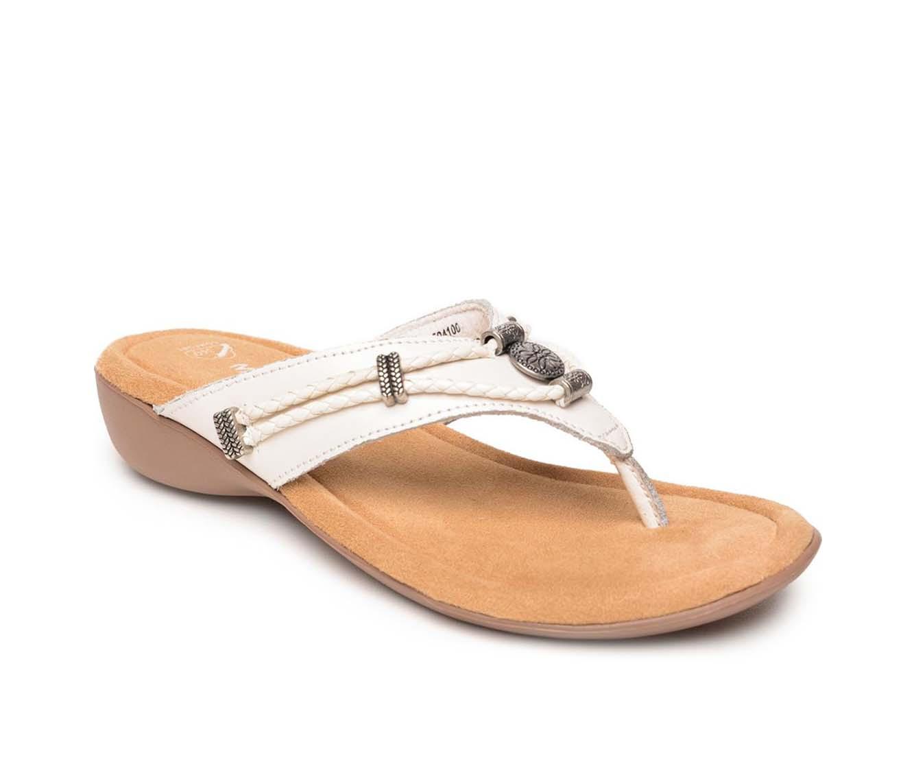 Minnetonka silverthorne store wedge sandal