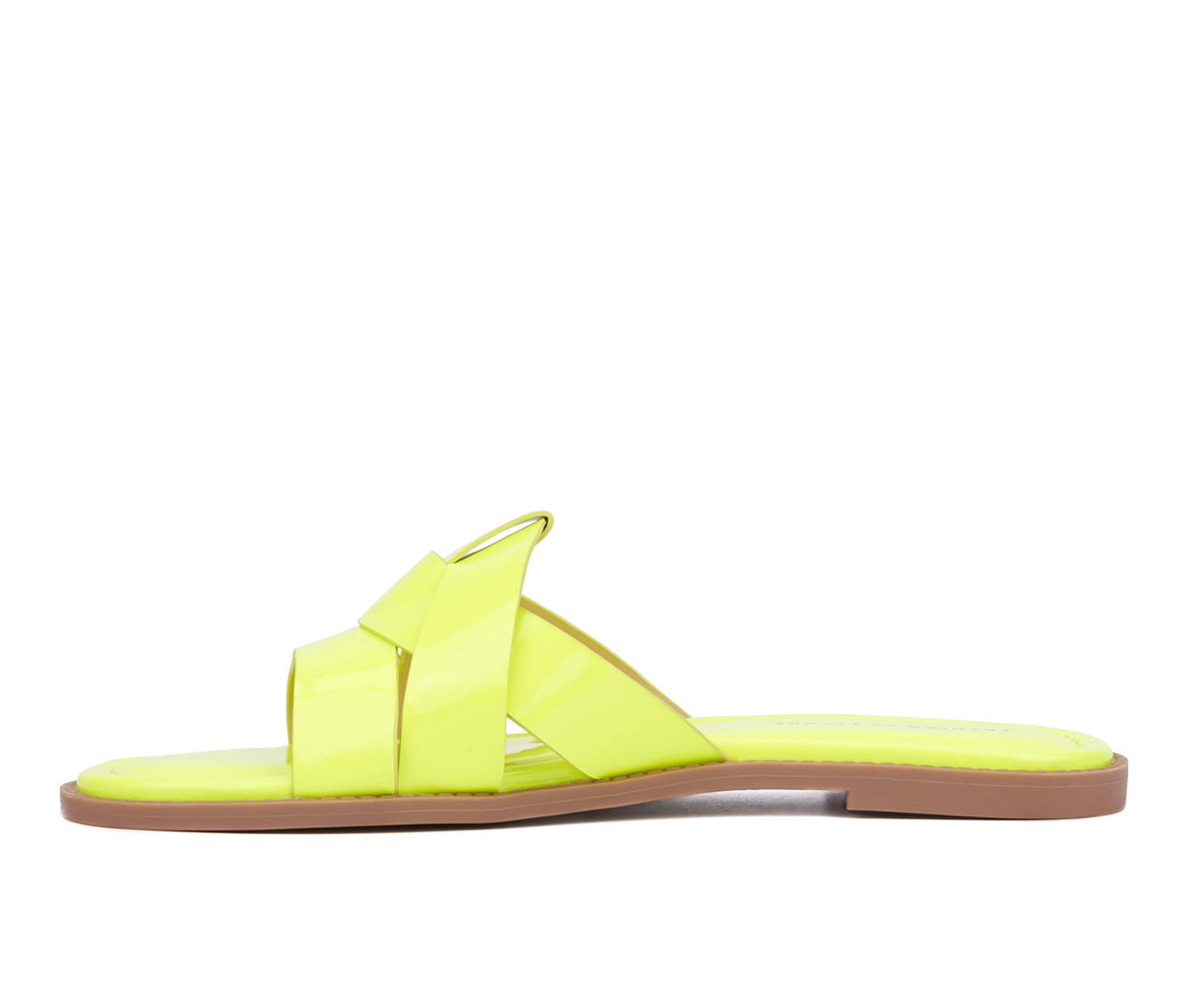 Women's Fashion to Figure Tiana Wide Width Sandals