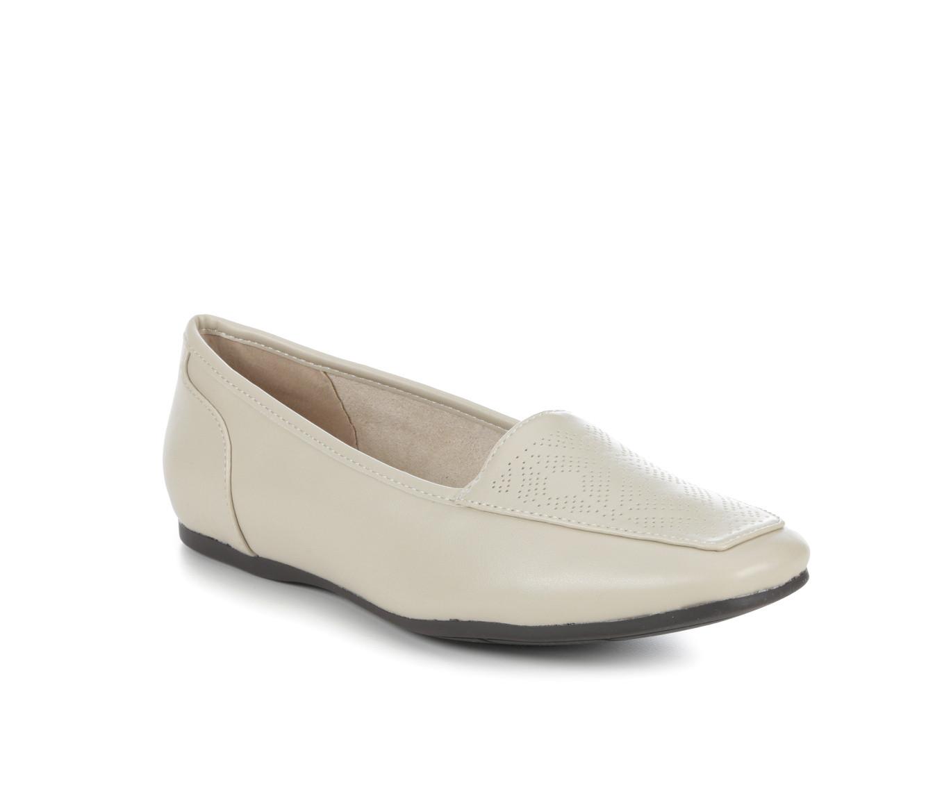 Women's Easy Street Thrill Perf Loafers