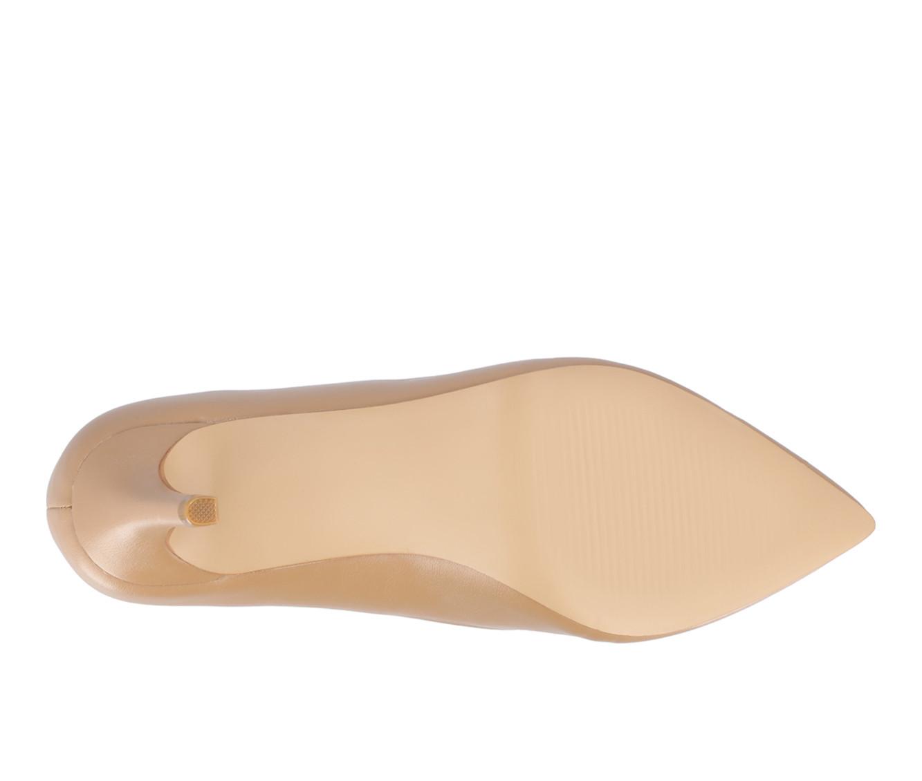 Women's Journee Collection Gabriella Pumps