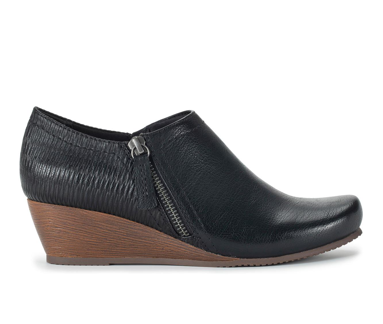 Women's Baretraps Louise Wedge Booties