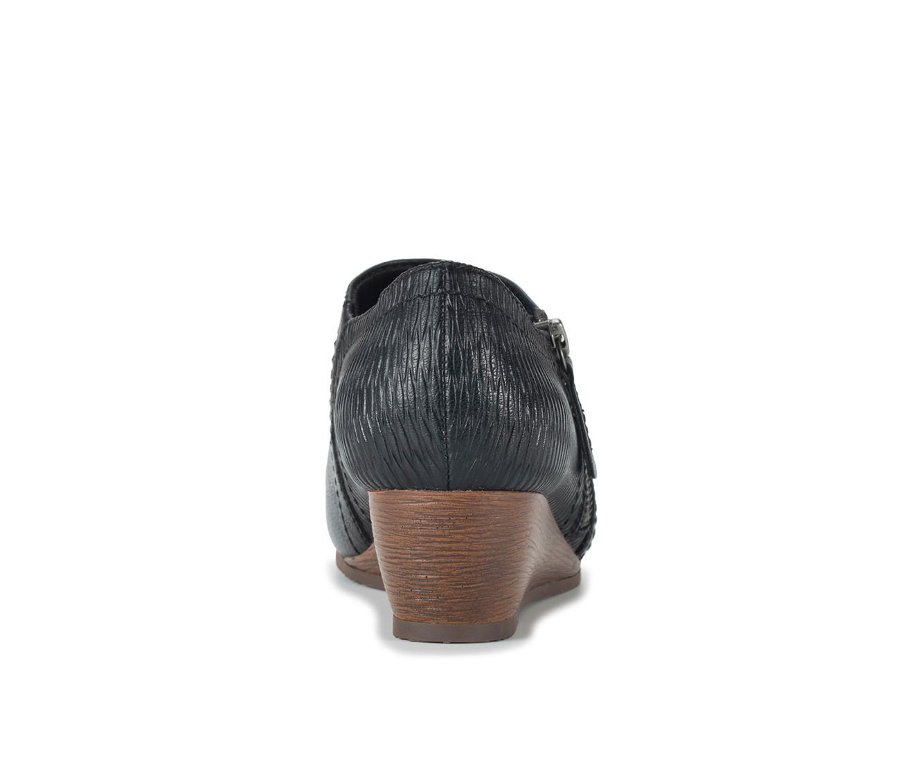 Women's Baretraps Louise Wedge Booties