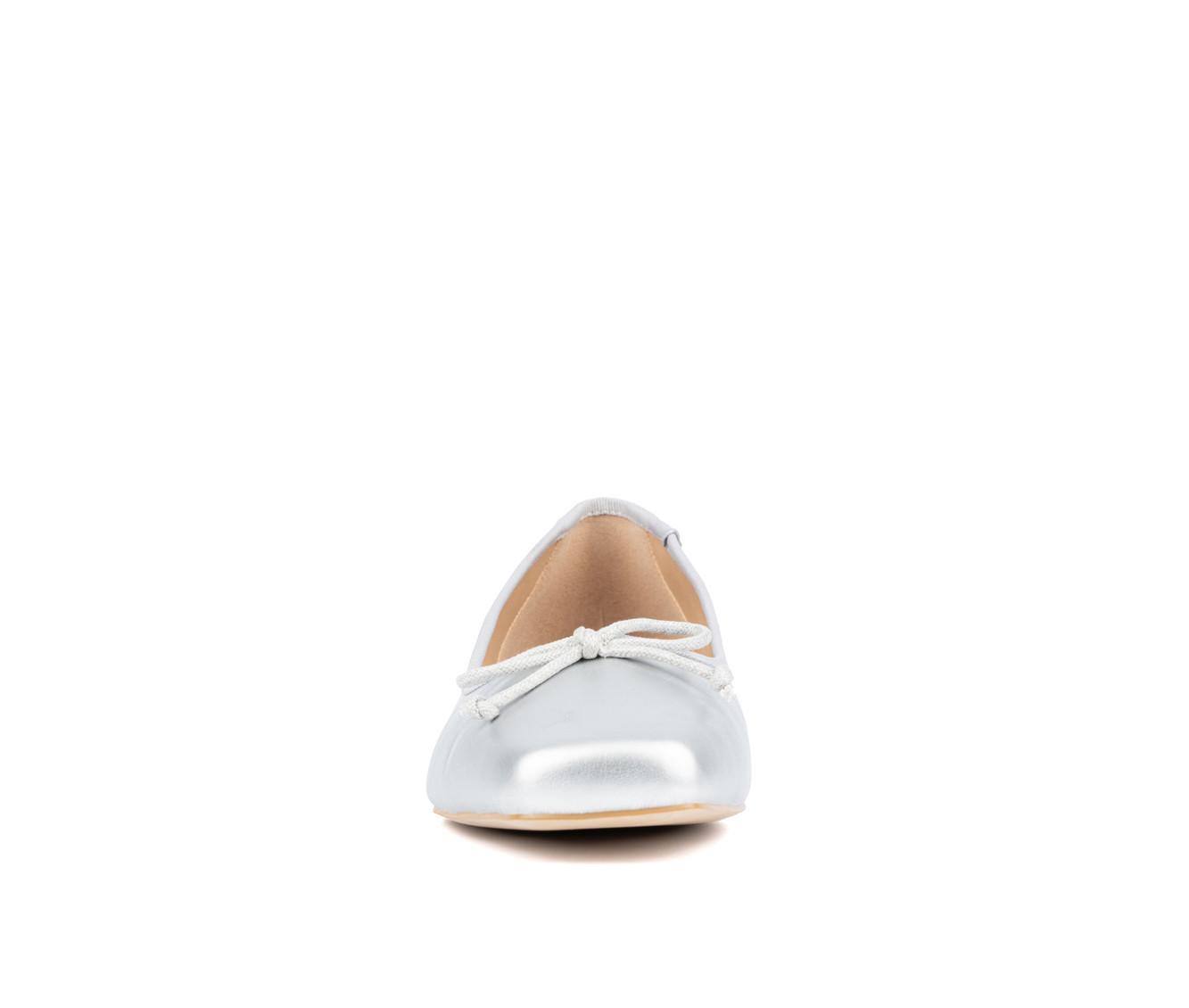 Women's Fashion to Figure Fawn Ballet Wide Width Flats