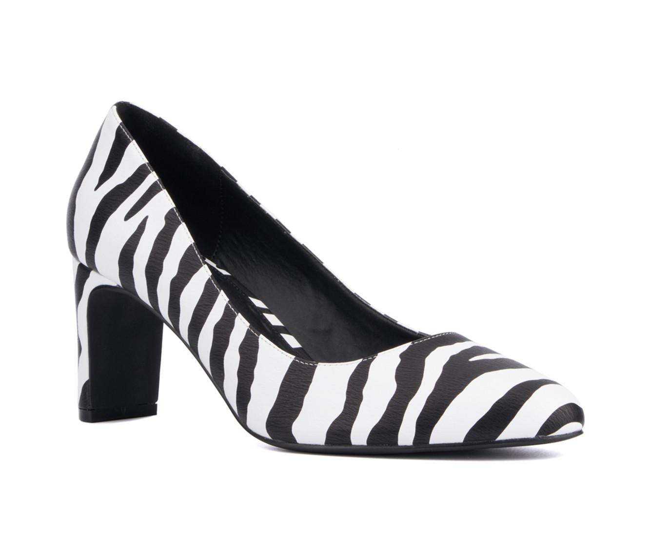 Women's Fashion to Figure Hope Wide Width Pumps