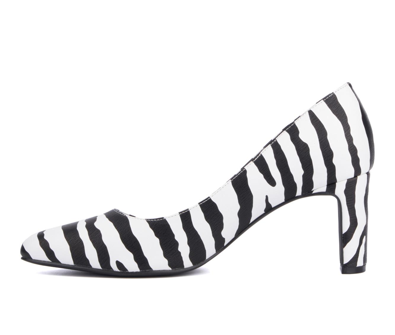 Women's Fashion to Figure Hope Wide Width Pumps