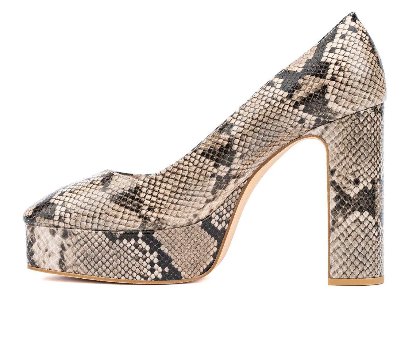 Women's New York and Company Ryla Platform Pumps