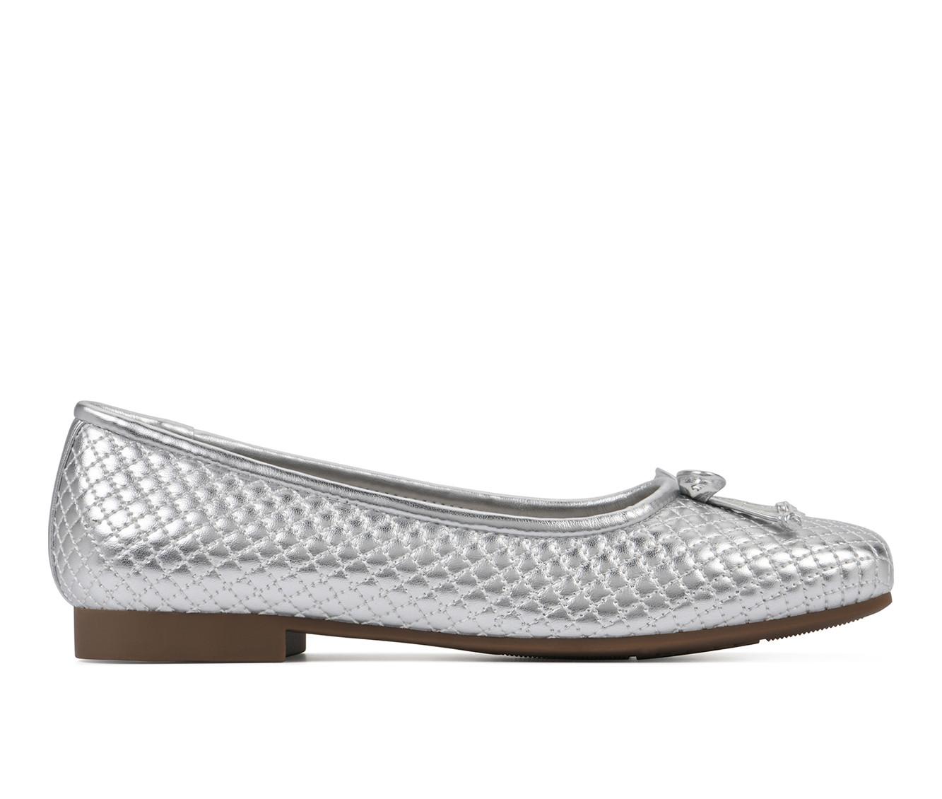 Women's Cliffs by White Mountain Bessy Flats