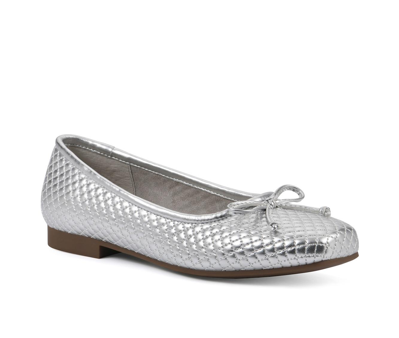 Women's Cliffs by White Mountain Bessy Flats