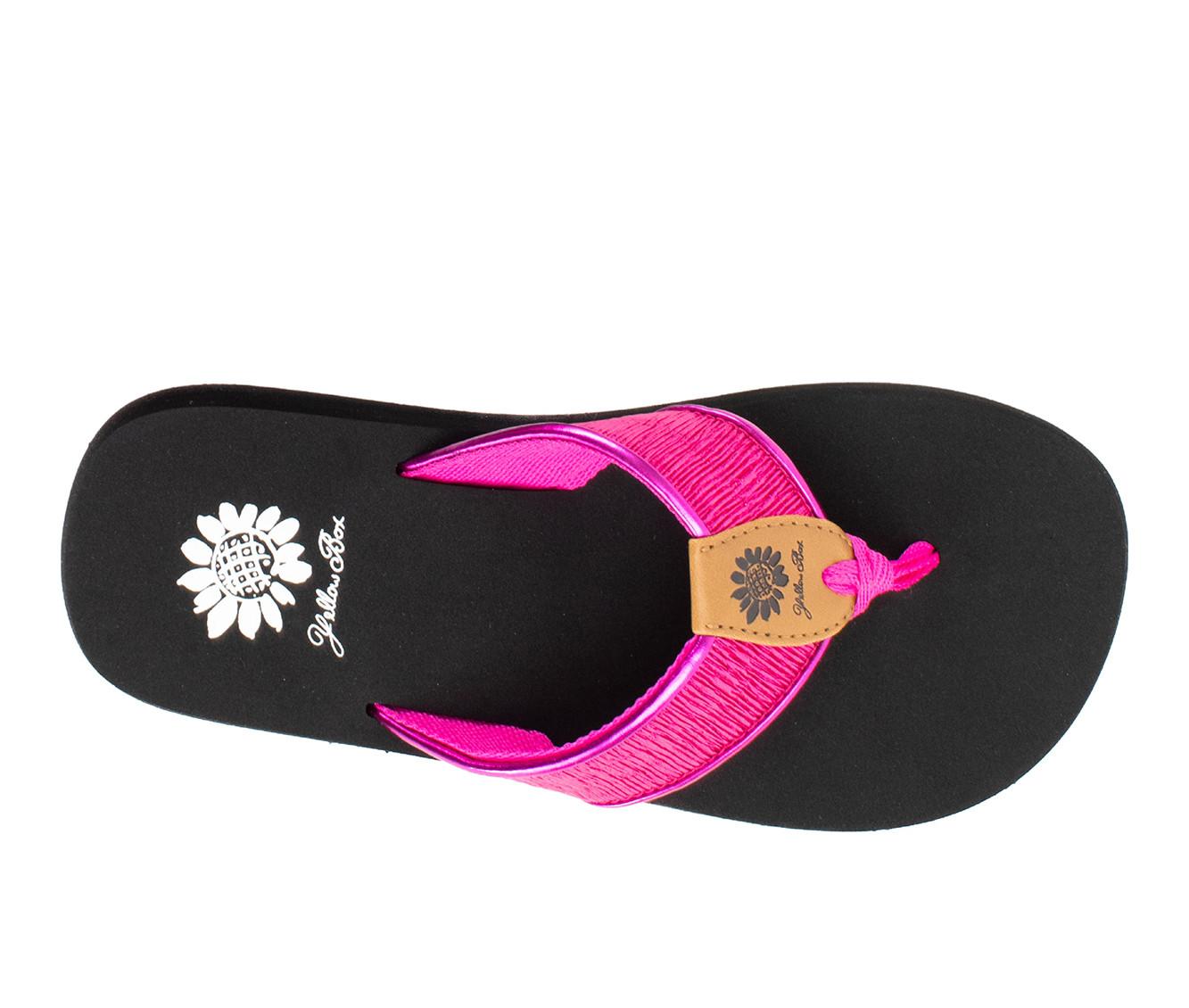 Farah store flip flops