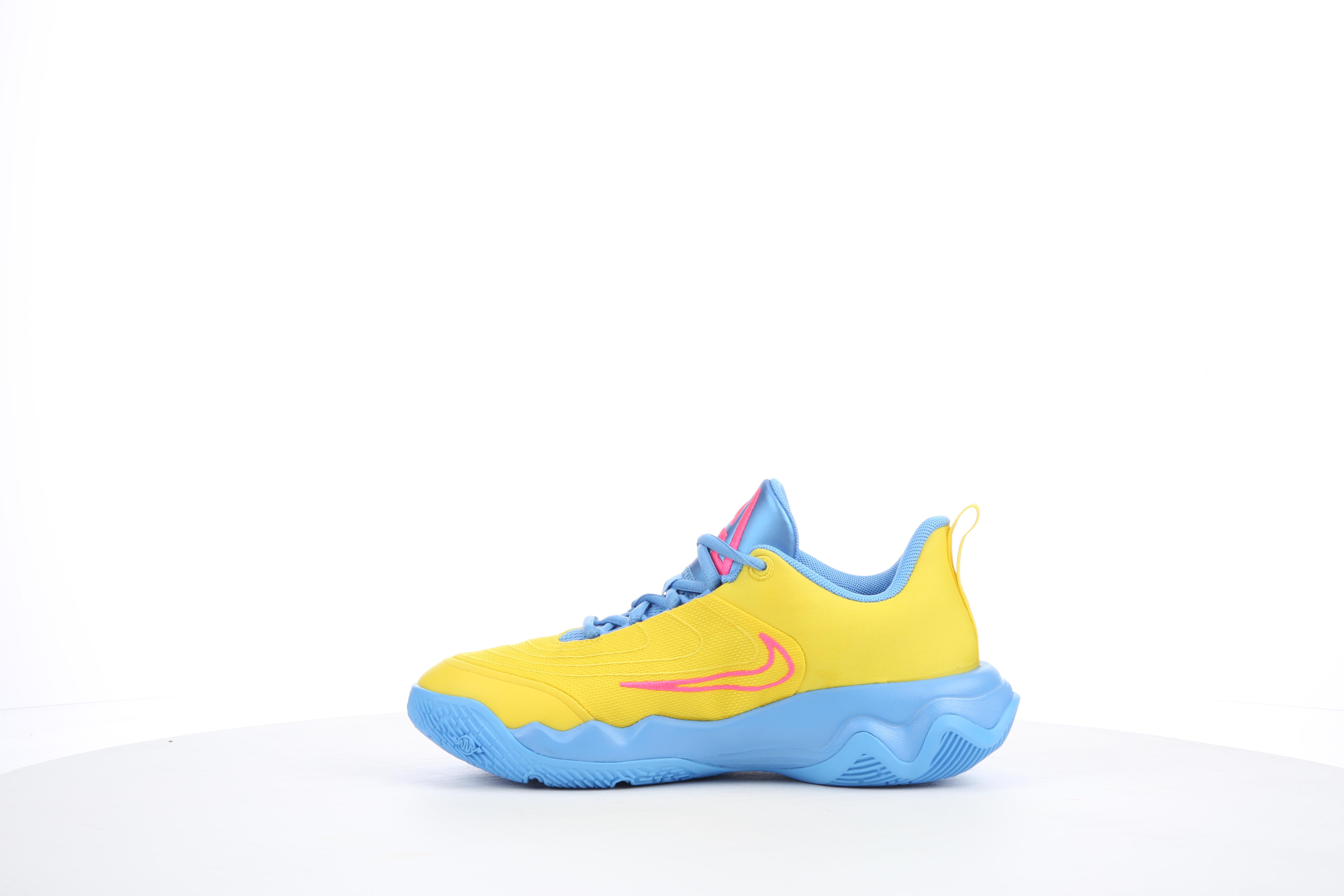 Boys' Nike Giannis Immortality 4 Basketball Shoes