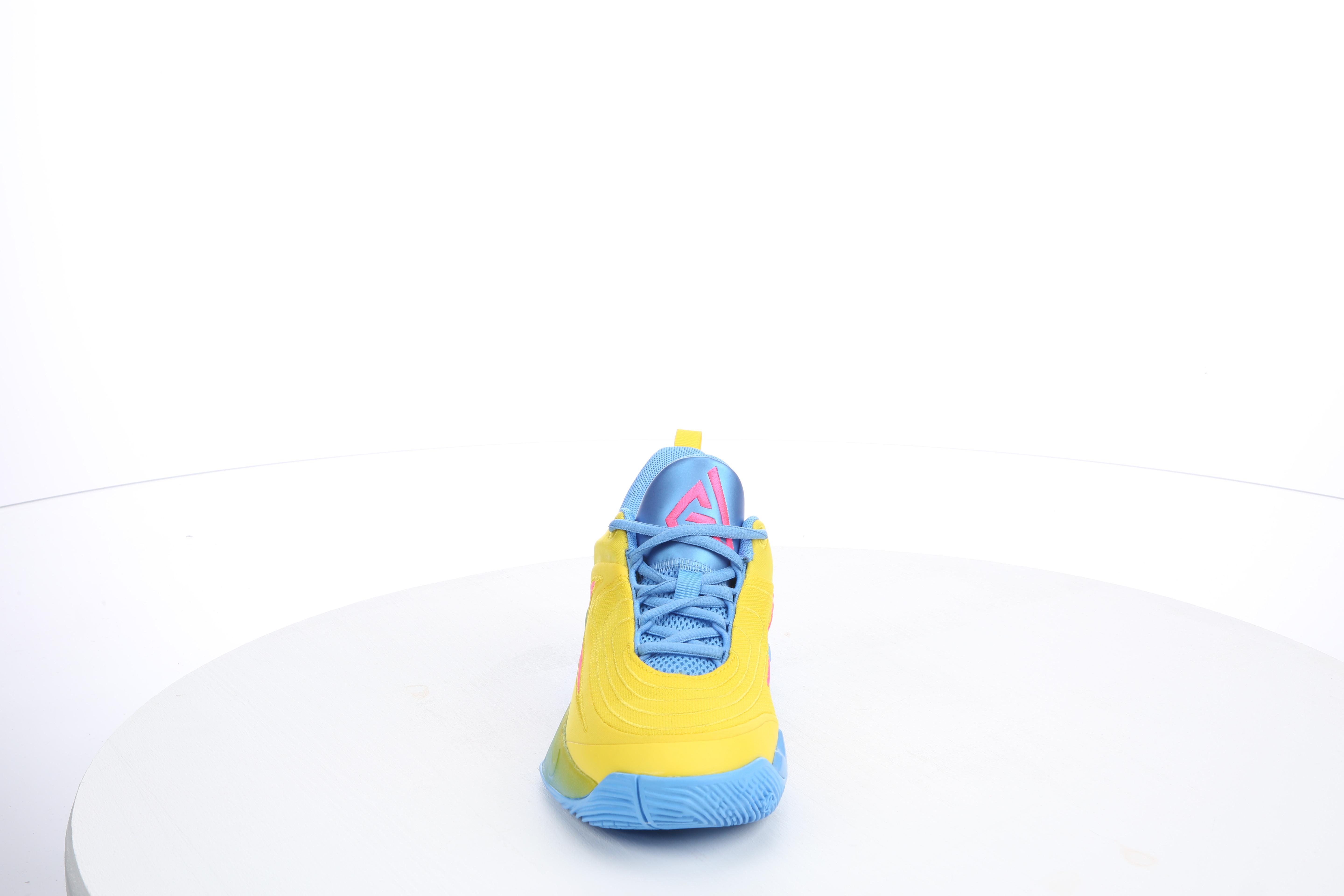 Boys' Nike Giannis Immortality 4 Basketball Shoes