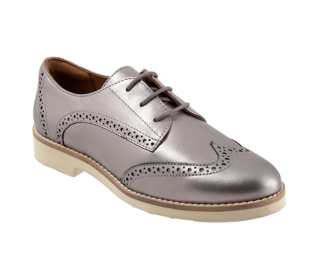 Women's Softwalk Willet Oxfords