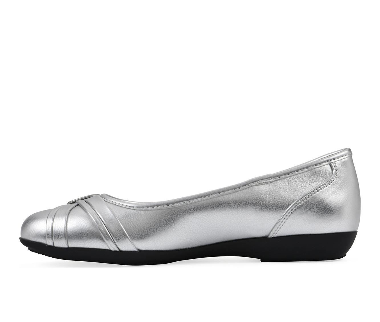 Women's Cliffs by White Mountain Calming Flats