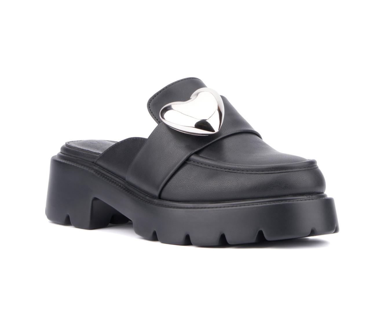 Women's Olivia Miller Heart Lugged Clogs