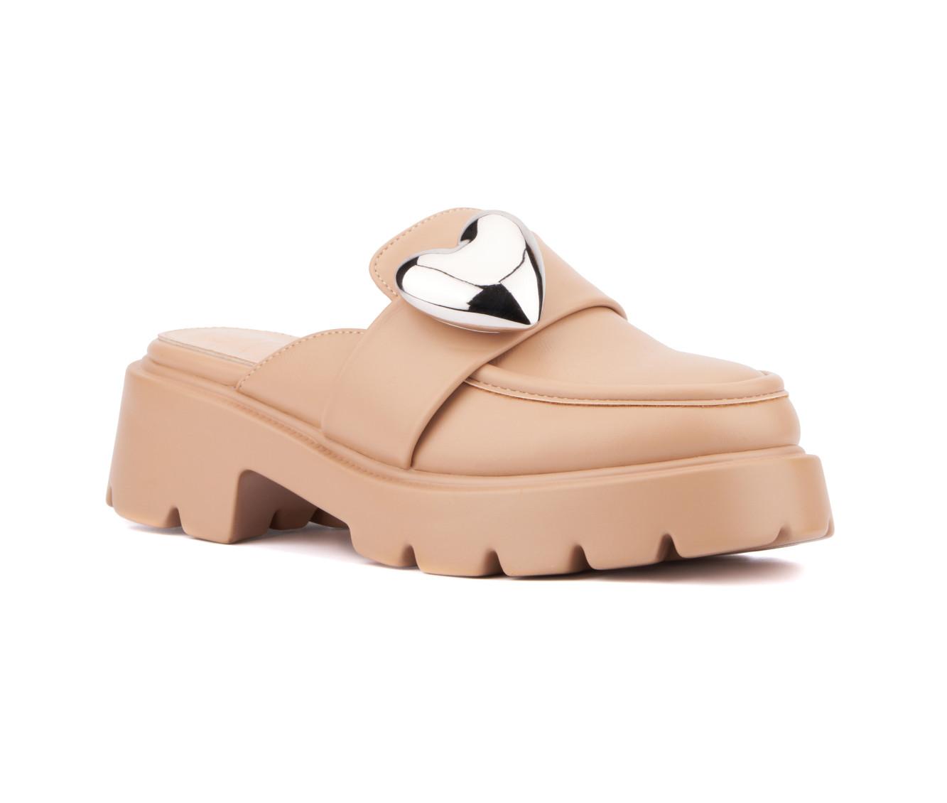 Women's Olivia Miller Heart Lugged Clogs