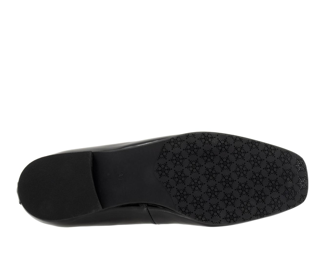 Women's Bueno Elizabeth Flats
