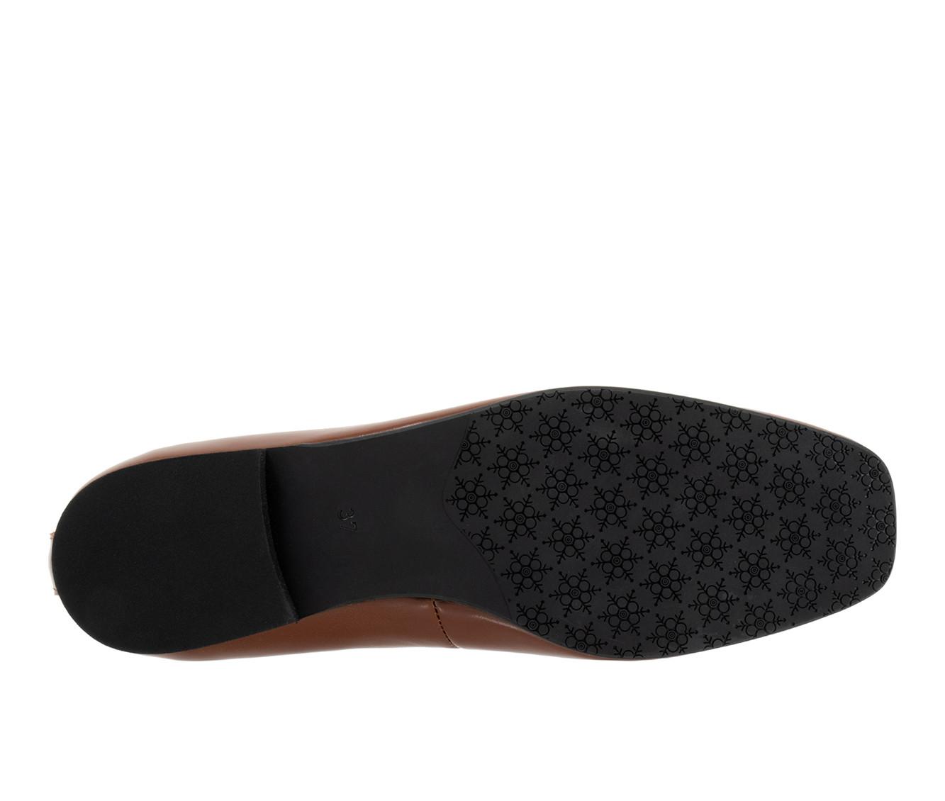 Women's Bueno Elizabeth Flats