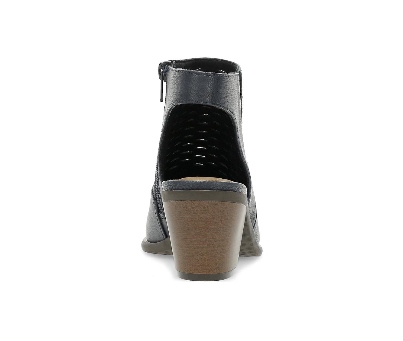 Women's Baretraps Yangley Booties