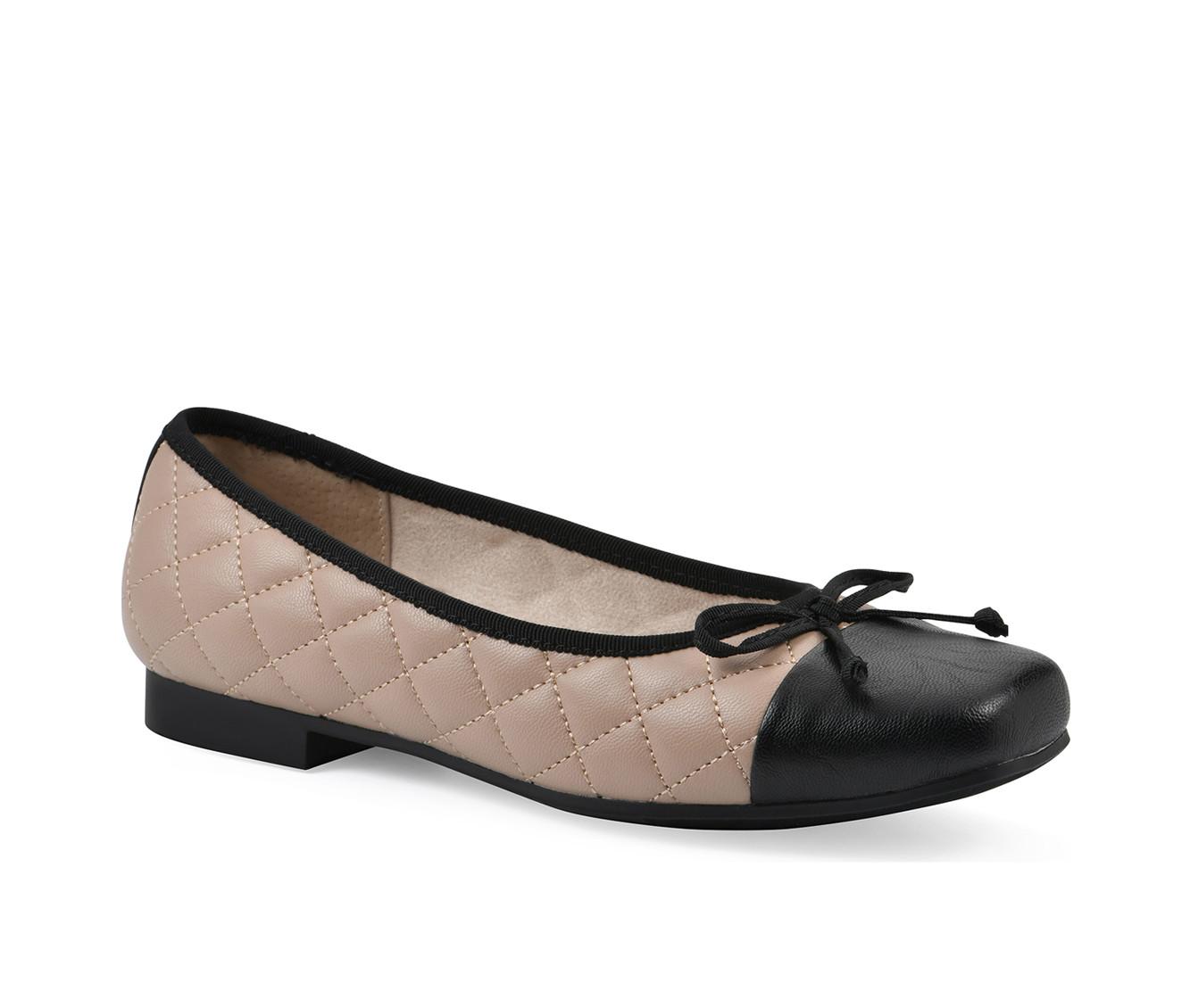 Women's Cliffs by White Mountain Besima Flats