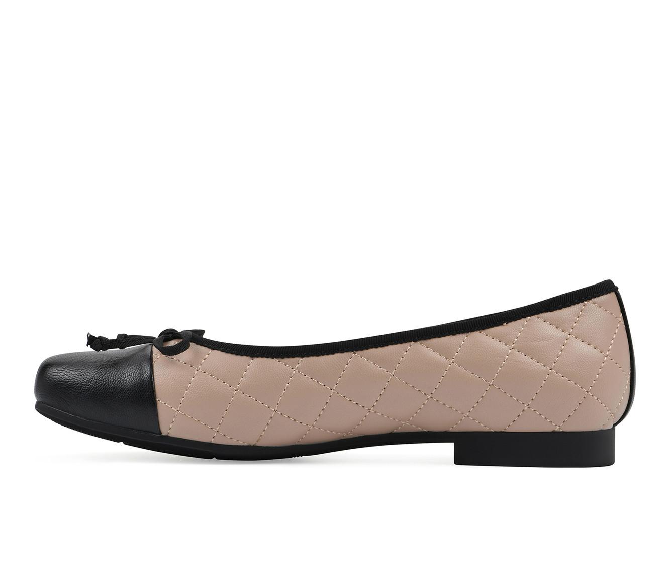 Women's Cliffs by White Mountain Besima Flats