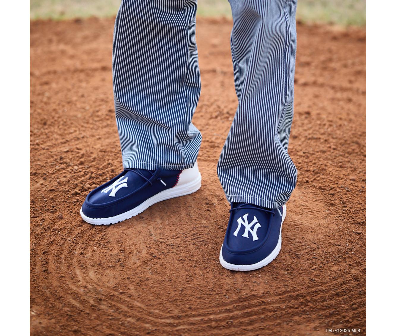 Men's HEYDUDE Wally Funk MLB Casual Shoes
