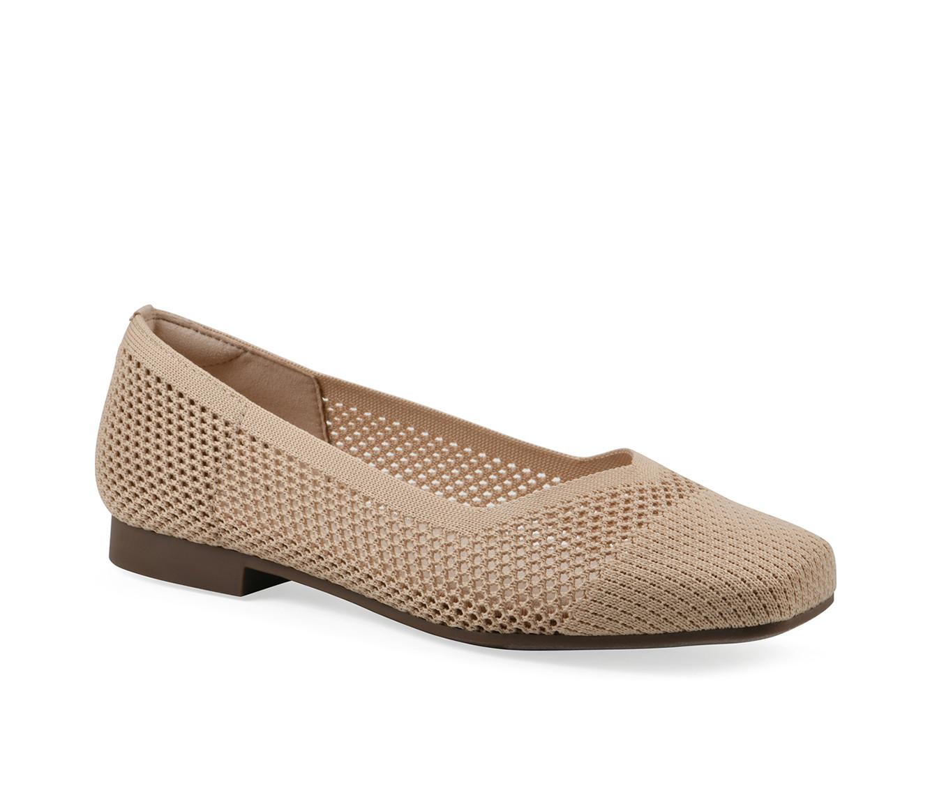 Women's Cliffs by White Mountain Beslee Flats