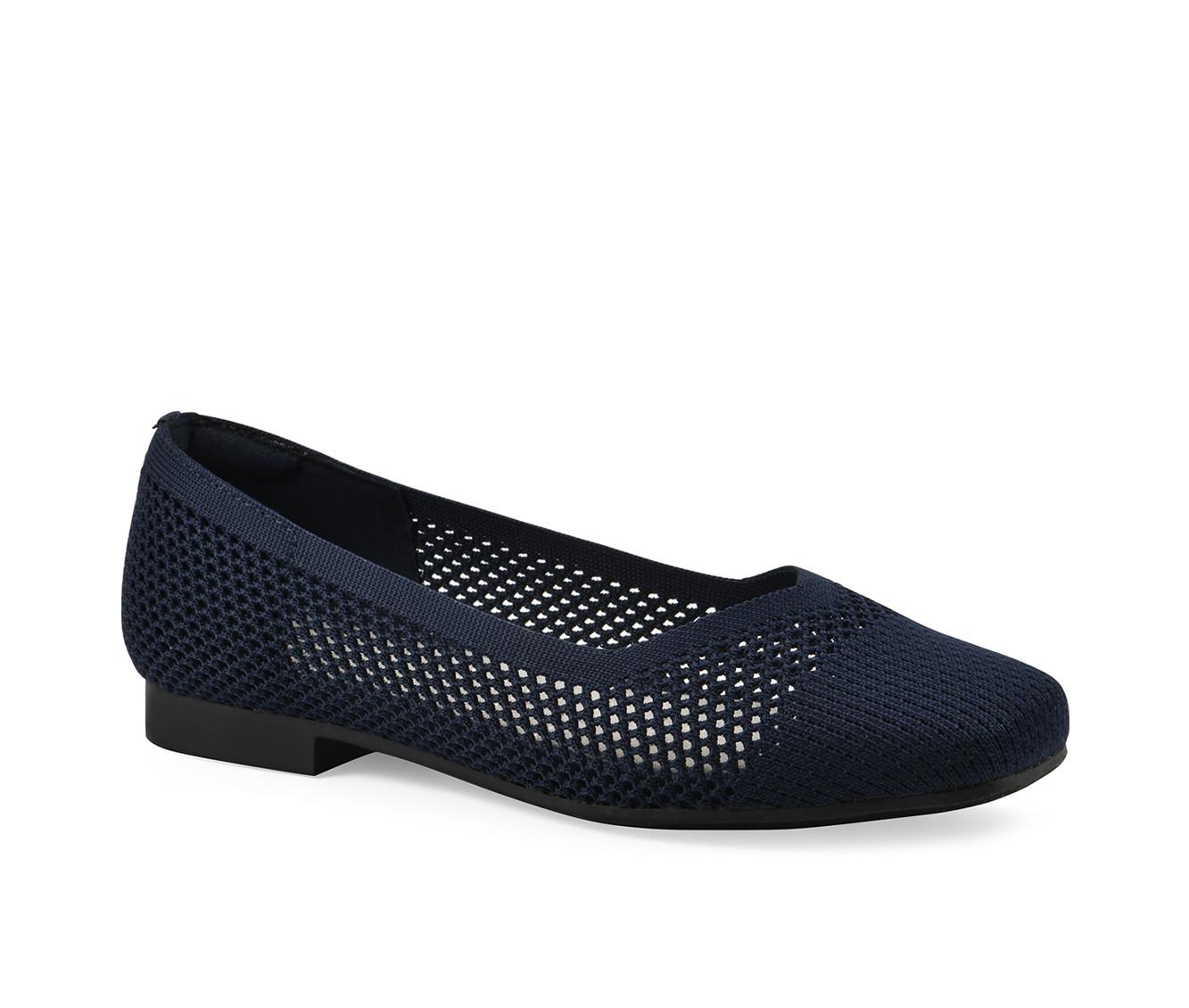 Women's Cliffs by White Mountain Beslee Flats