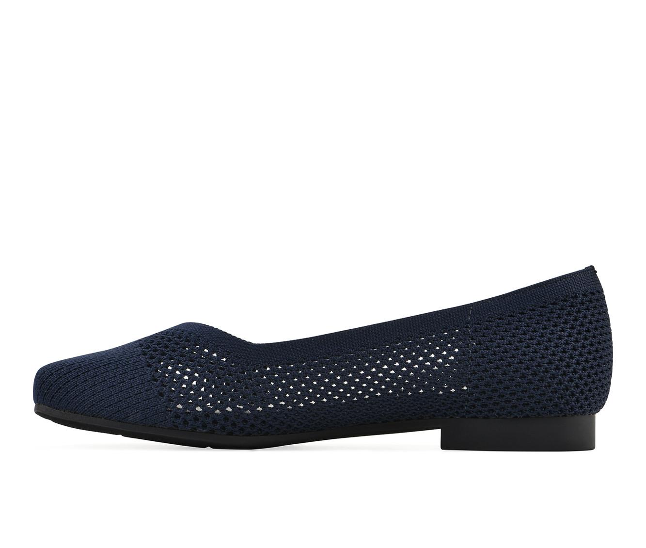 Women's Cliffs by White Mountain Beslee Flats