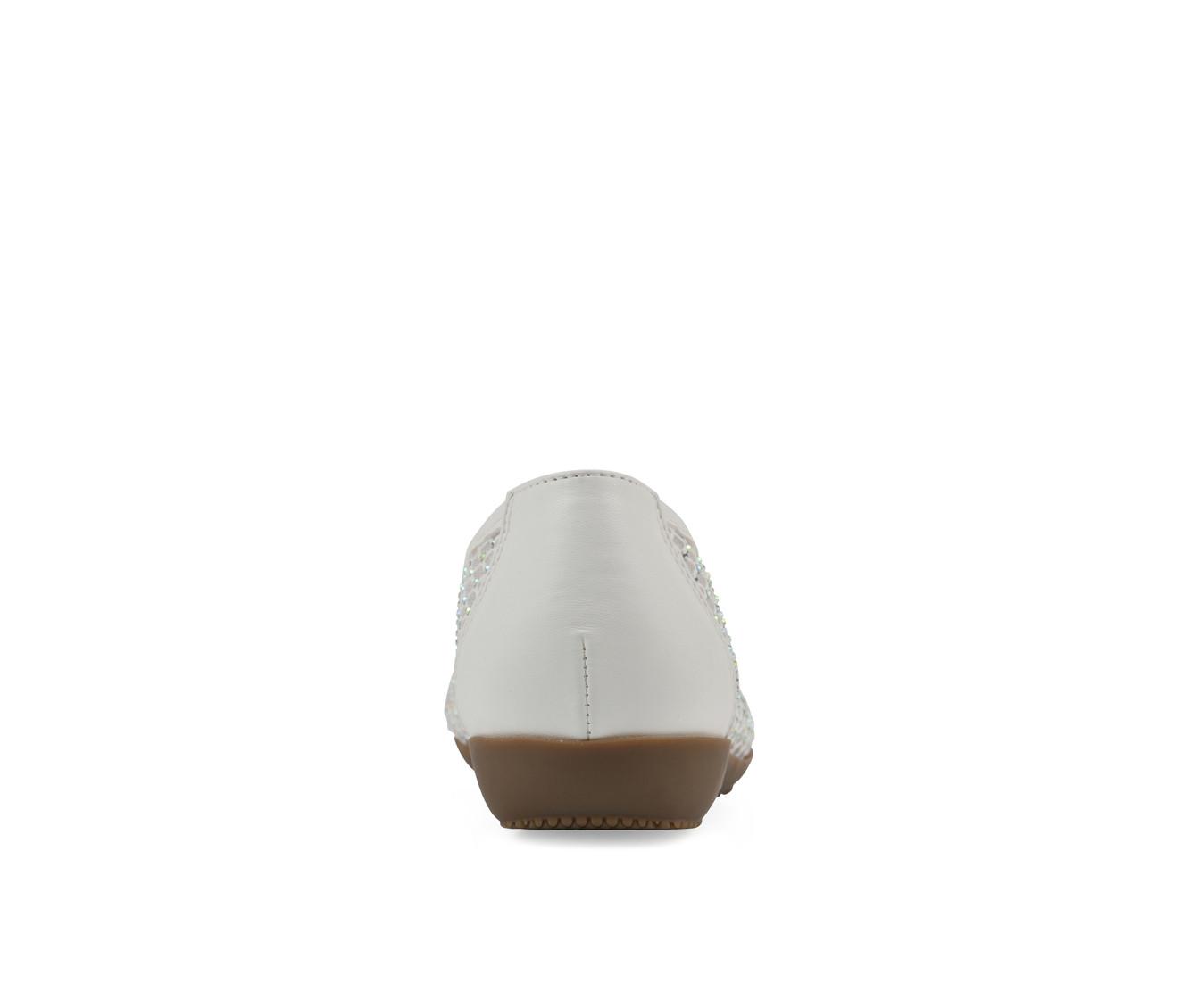 Women's Cliffs by White Mountain Carlicia Flats