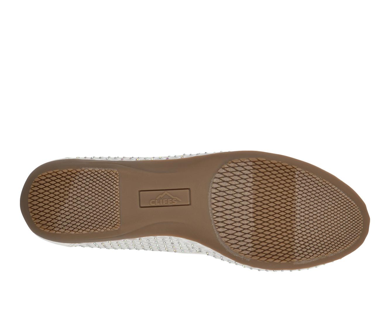 Women's Cliffs by White Mountain Carlicia Flats