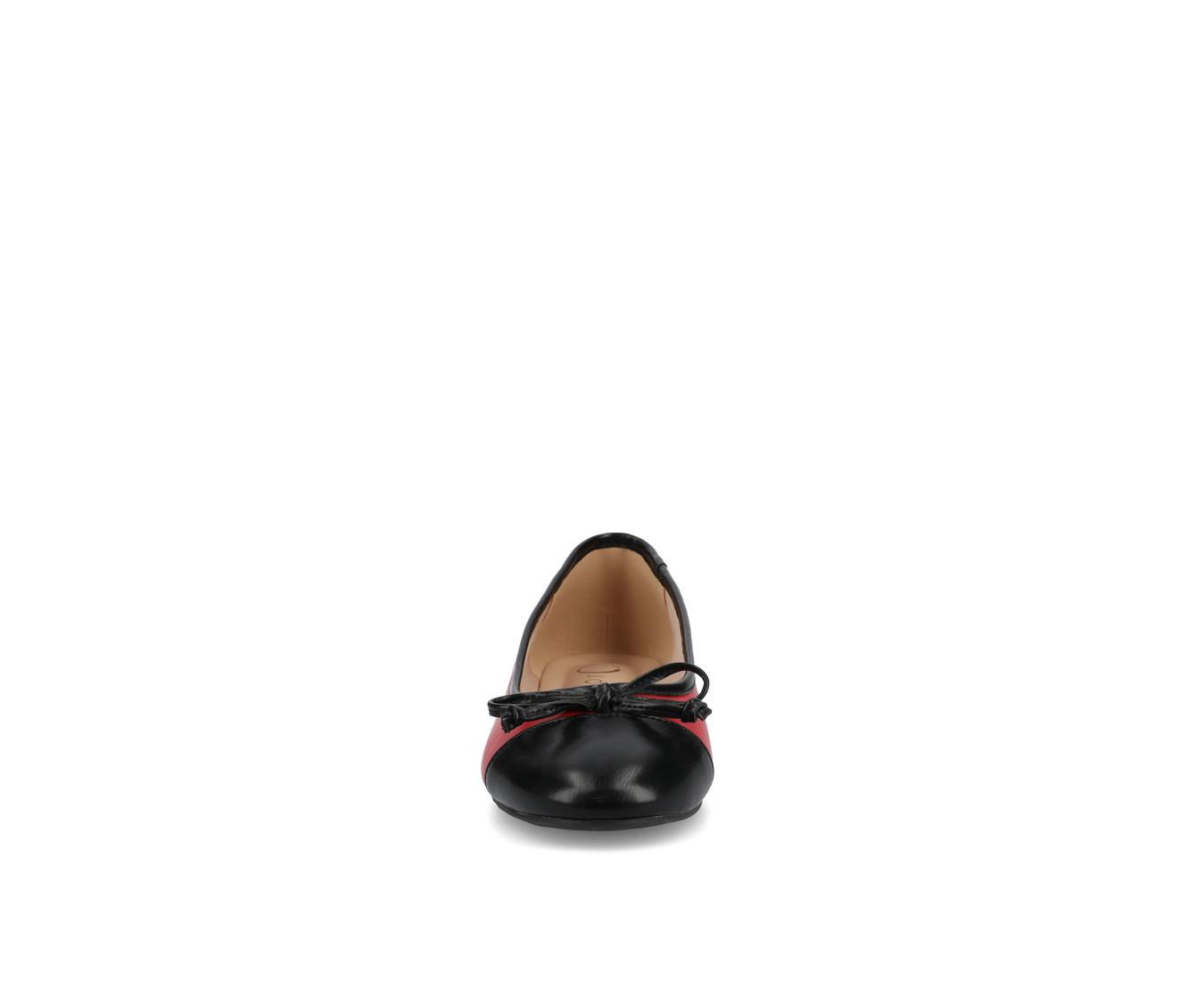 Women's Journee Collection Kaiah Flats